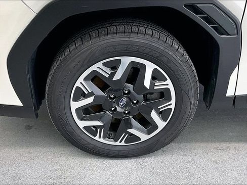 Used 2025 Subaru Forester Premium AWD/4WD image 7