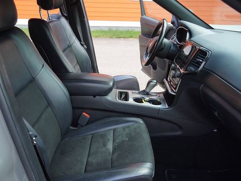 Used 2021 Jeep Grand Cherokee Laredo X AWD/4WD image 15