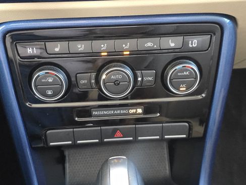 Used 2019 Volkswagen Beetle 2.0T SE image 22