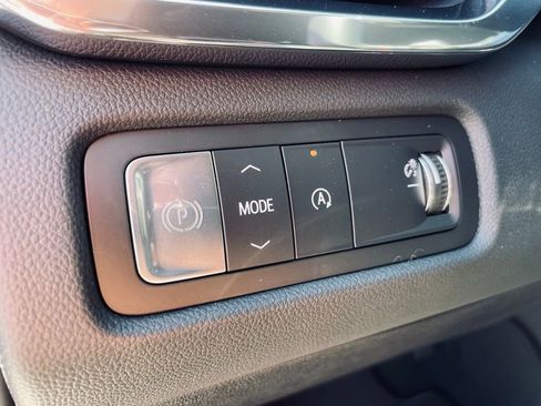 New 2026 GMC Acadia Elevation image 10