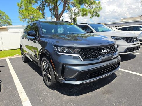 Certified 2023 Kia Sorento S FWD image 4