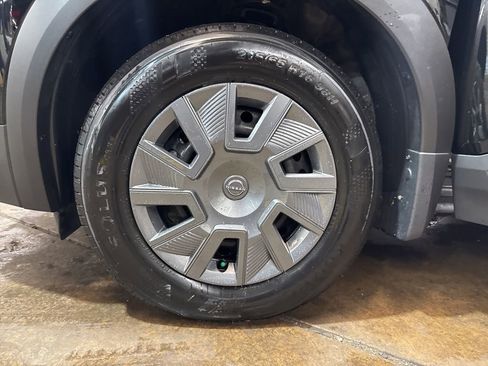 Certified 2025 Nissan Kicks S w/ Interior Electronics Package image 28