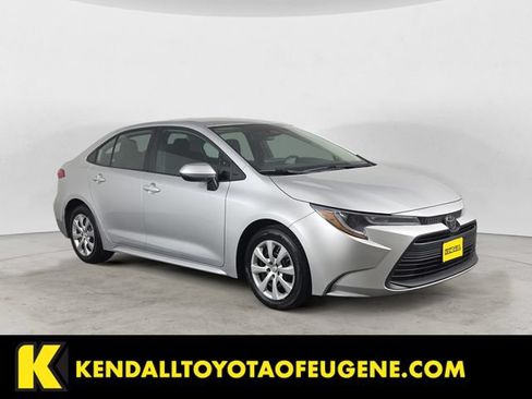 Certified 2025 Toyota Corolla LE FWD image 3