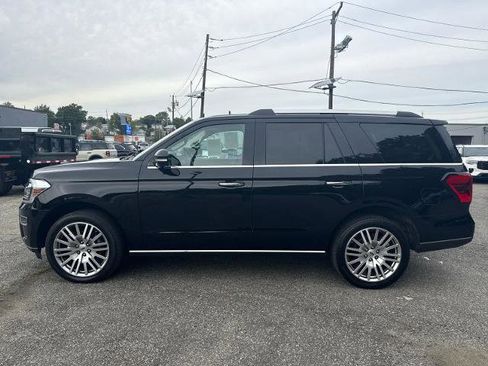 Certified 2023 Ford Expedition Limited image 2