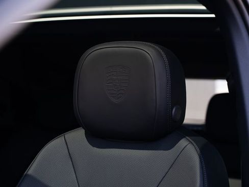 New 2026 Porsche Cayenne Coupe AWD/4WD image 19