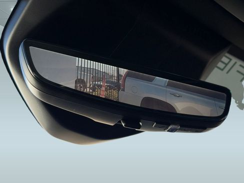 Certified 2022 Cadillac Escalade Premium Luxury image 18