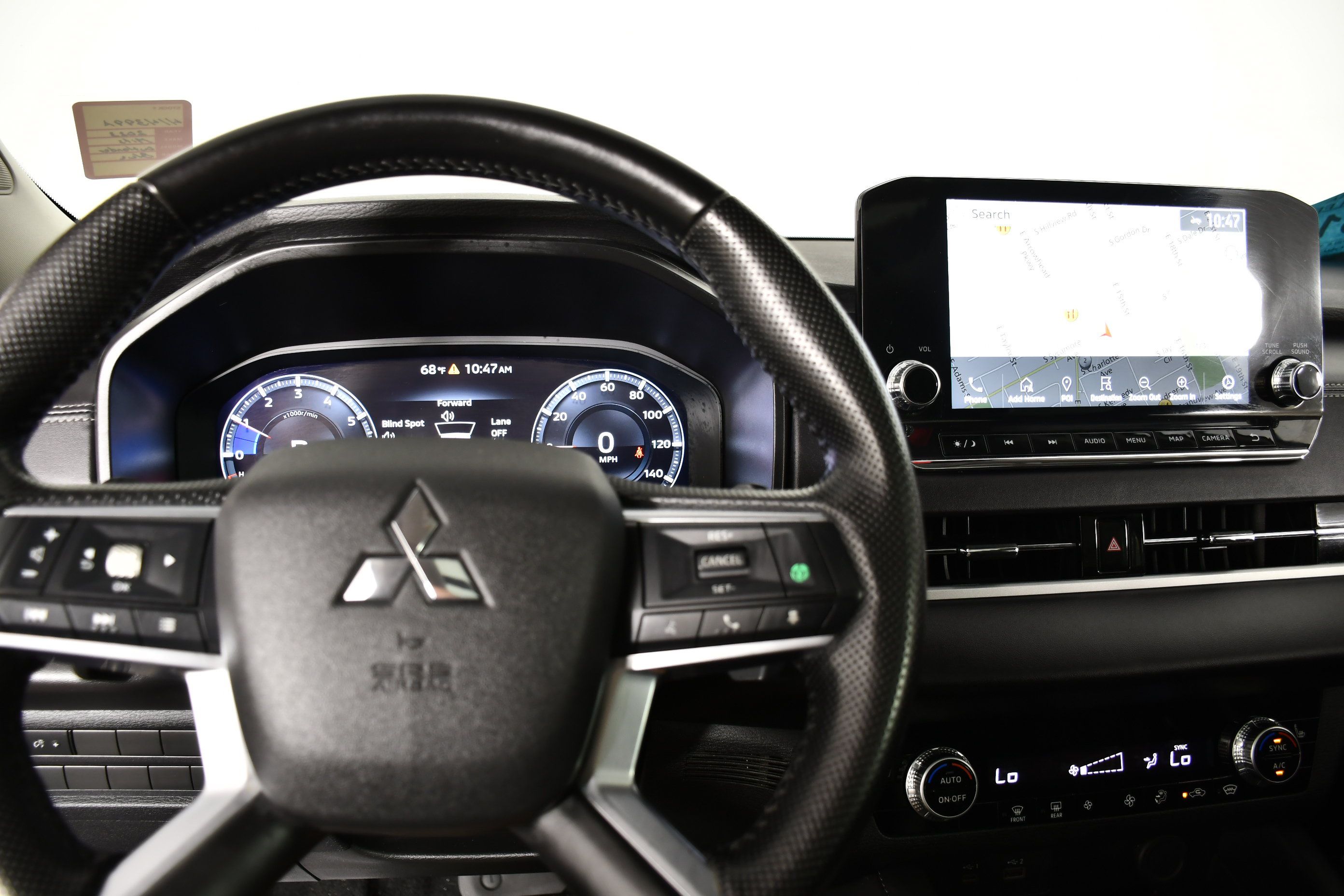 Used 2023 Mitsubishi Outlander SE AWD/4WD image 16