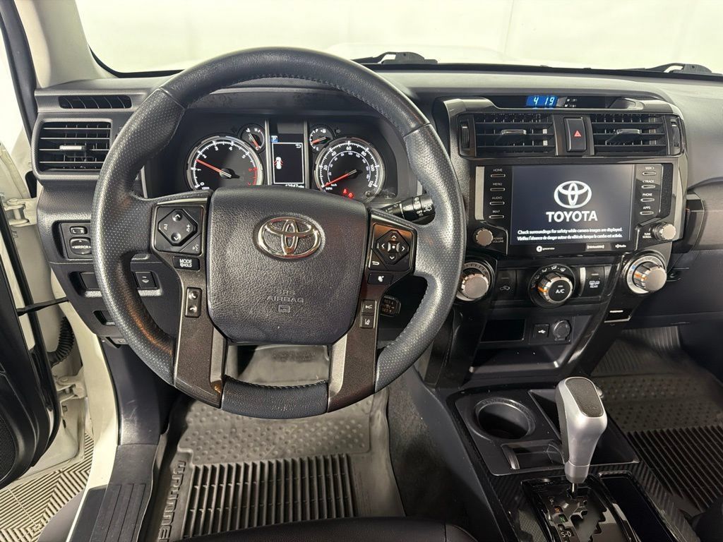 Used 2022 Toyota 4Runner TRD Off-Road Premium AWD/4WD image 12