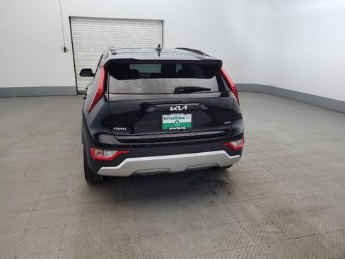 Used 2023 Kia Niro EX w/ EX Cold Weather Package FWD image 6