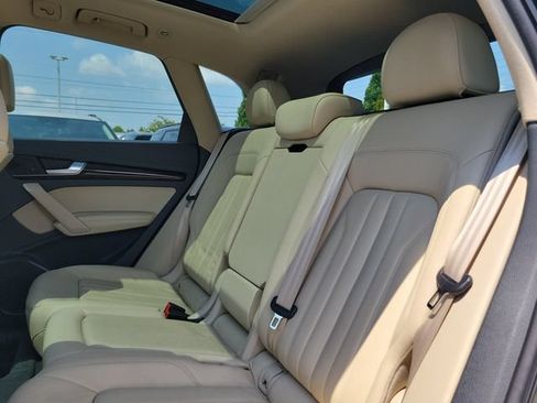 Used 2019 Audi Q5 2.0T Premium Plus w/ Premium Plus Package AWD/4WD image 9