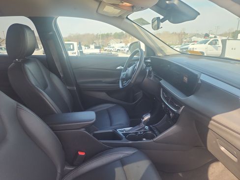 Used 2024 Buick Encore GX Sport Touring w/ Comfort Package image 11