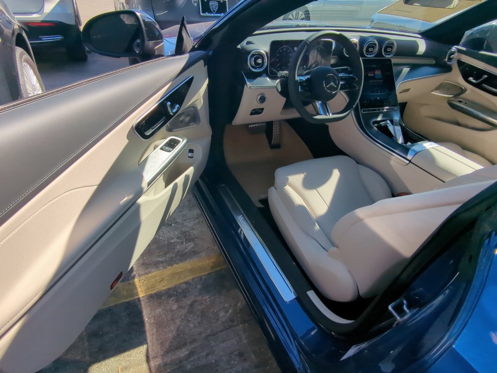Certified 2024 Mercedes-Benz CLE 300 4MATIC Coupe image 3