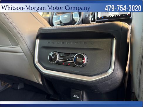 Used 2025 Ford Expedition Platinum w/ Driver's Package AWD/4WD image 43
