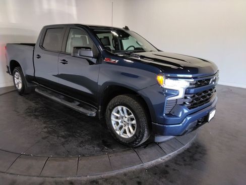 Used 2023 Chevrolet Silverado 1500 RST w/ Convenience Package II image 4