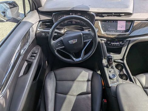 Used 2021 Cadillac XT6 Premium Luxury FWD image 16