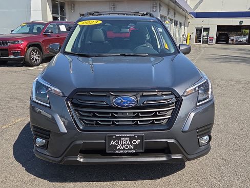 Used 2023 Subaru Forester Premium AWD/4WD image 2