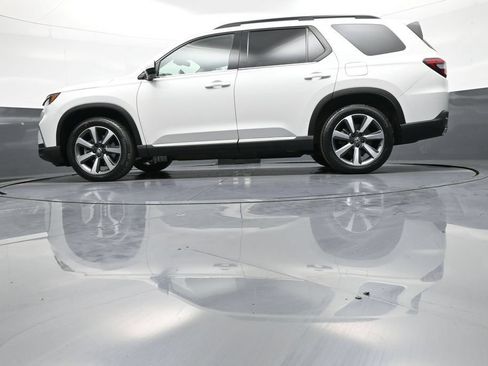 Certified 2024 Honda Pilot Elite image 35