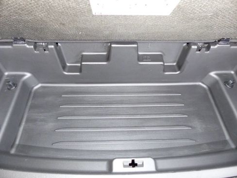Used 2022 Chevrolet Traverse LT FWD image 34