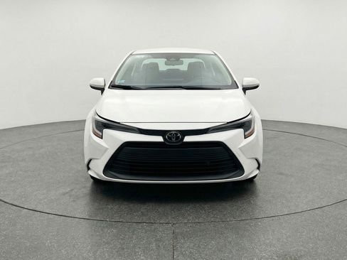 Used 2025 Toyota Corolla LE FWD image 2