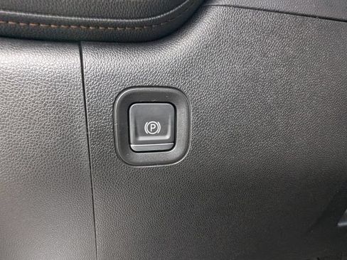 Certified 2020 GMC Sierra 1500 AT4 w/ AT4 Premium Package AWD/4WD image 14