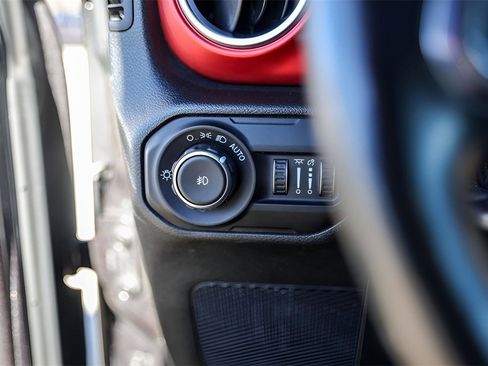 Used 2021 Jeep Wrangler Unlimited Rubicon image 14