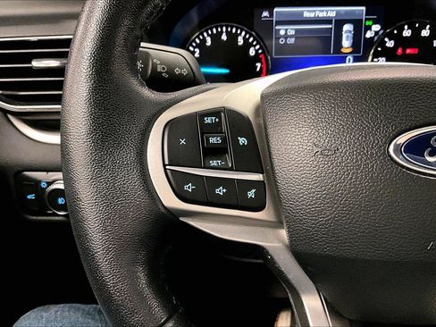Certified 2022 Ford Explorer XLT w/ Equipment Group 202A image 17