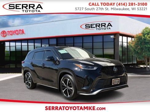 Used 2022 Toyota Highlander XSE FWD image 1