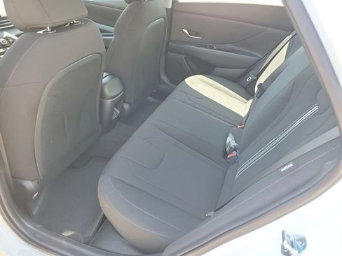 New 2026 Hyundai Elantra Hybrid FWD image 22