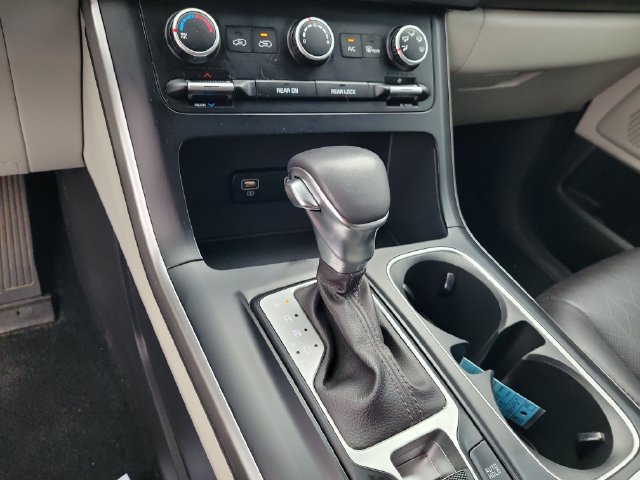 Used 2024 Kia Carnival LX FWD image 34