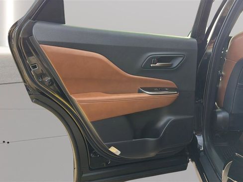 Used 2025 Toyota Crown Signia image 29