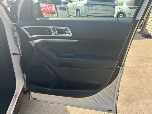 Used 2014 Ford Explorer XLT w/ Equipment Group 202A image 17