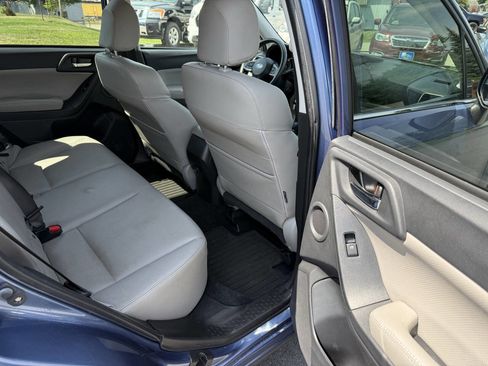 Used 2016 Subaru Forester 2.5i Limited image 12
