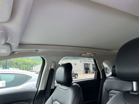 Used 2017 Ford Edge SEL w/ Equipment Group 201A image 10