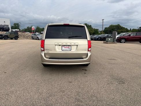 Used 2015 Dodge Grand Caravan SXT FWD image 4
