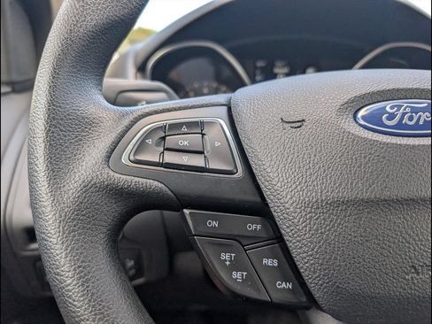 Used 2018 Ford Focus SE FWD image 13
