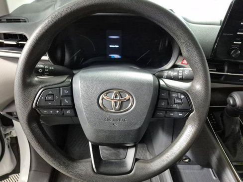 Certified 2023 Toyota Sienna LE FWD image 11