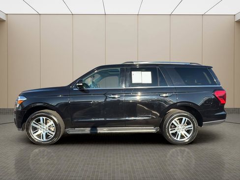 Used 2024 Ford Expedition Limited image 2