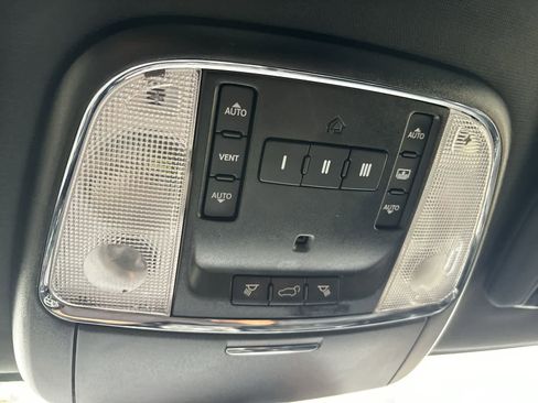 Used 2018 Jeep Grand Cherokee High Altitude image 27