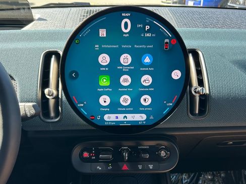 Used 2025 MINI Cooper Countryman SE w/ Comfort Package Max image 24