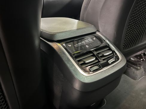 Used 2022 Volvo XC90 T6 Momentum w/ Climate Package image 12