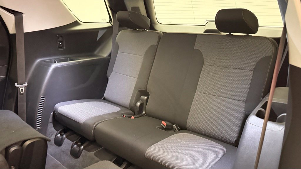 Used 2021 Chevrolet Traverse LT FWD image 32