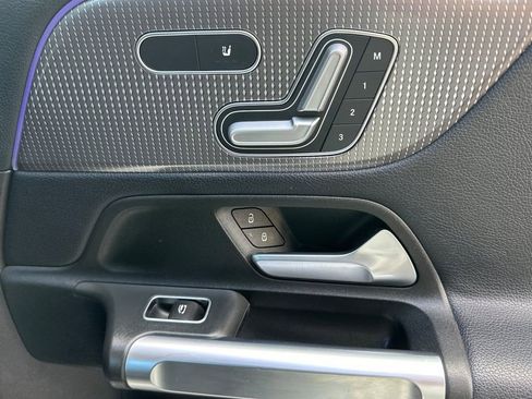 Used 2020 Mercedes-Benz GLB 250 4MATIC image 30