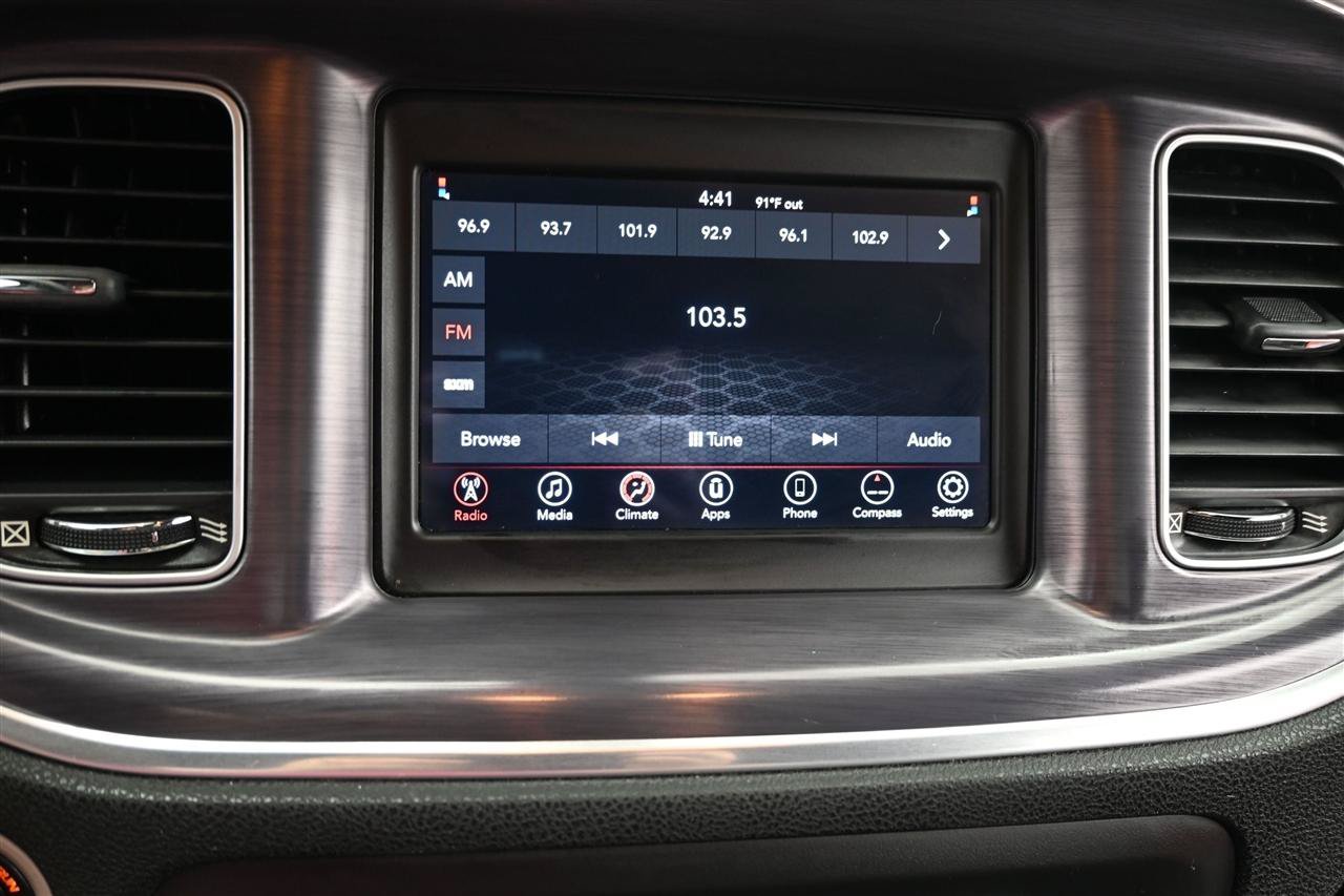 Used 2018 Dodge Charger SXT RWD image 14