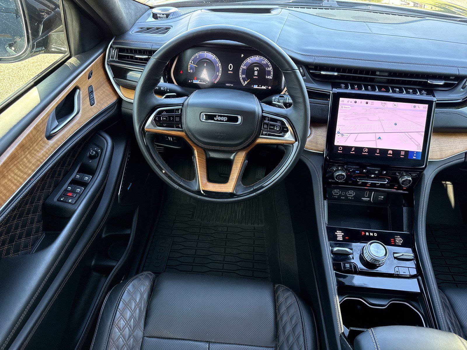 Used 2025 Jeep Grand Cherokee Summit AWD/4WD image 17