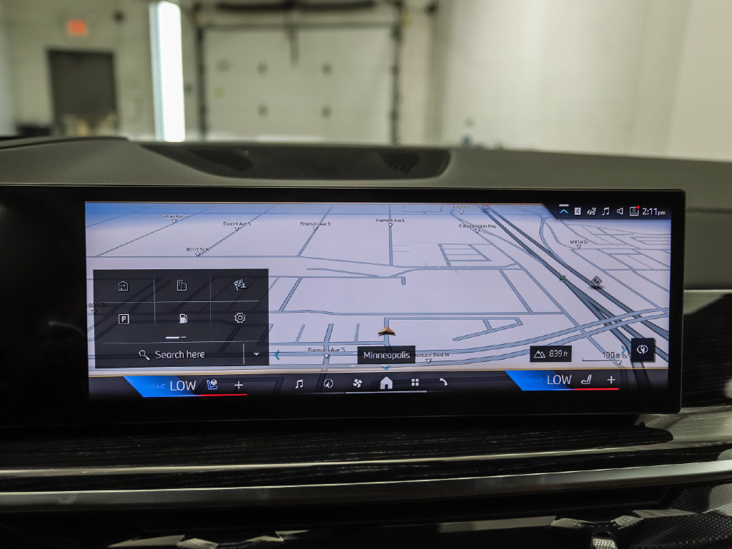 Used 2027 BMW X7 xDrive40i w/ Executive Package AWD/4WD image 16