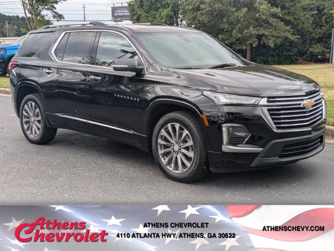 Used 2022 Chevrolet Traverse Premier w/ LPO, Floor Liner Package image 1