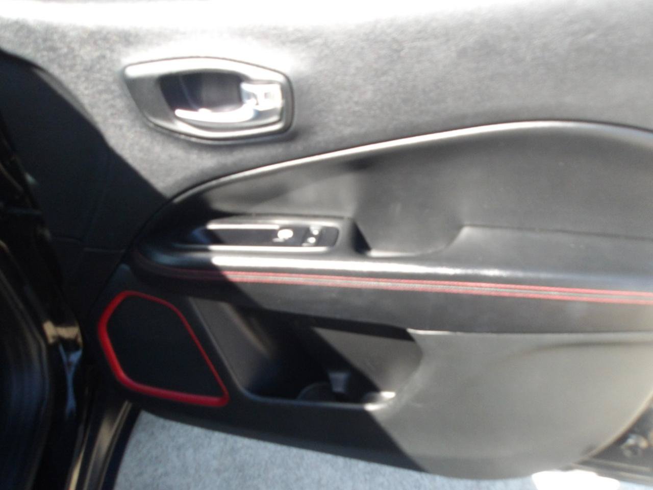Used 2020 Jeep Compass Trailhawk AWD/4WD image 9