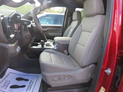 New 2026 GMC Sierra 1500 SLT w/ SLT Premium Plus Package image 9