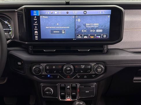 Used 2025 Jeep Wrangler Unlimited Sahara w/ Safety Group image 20