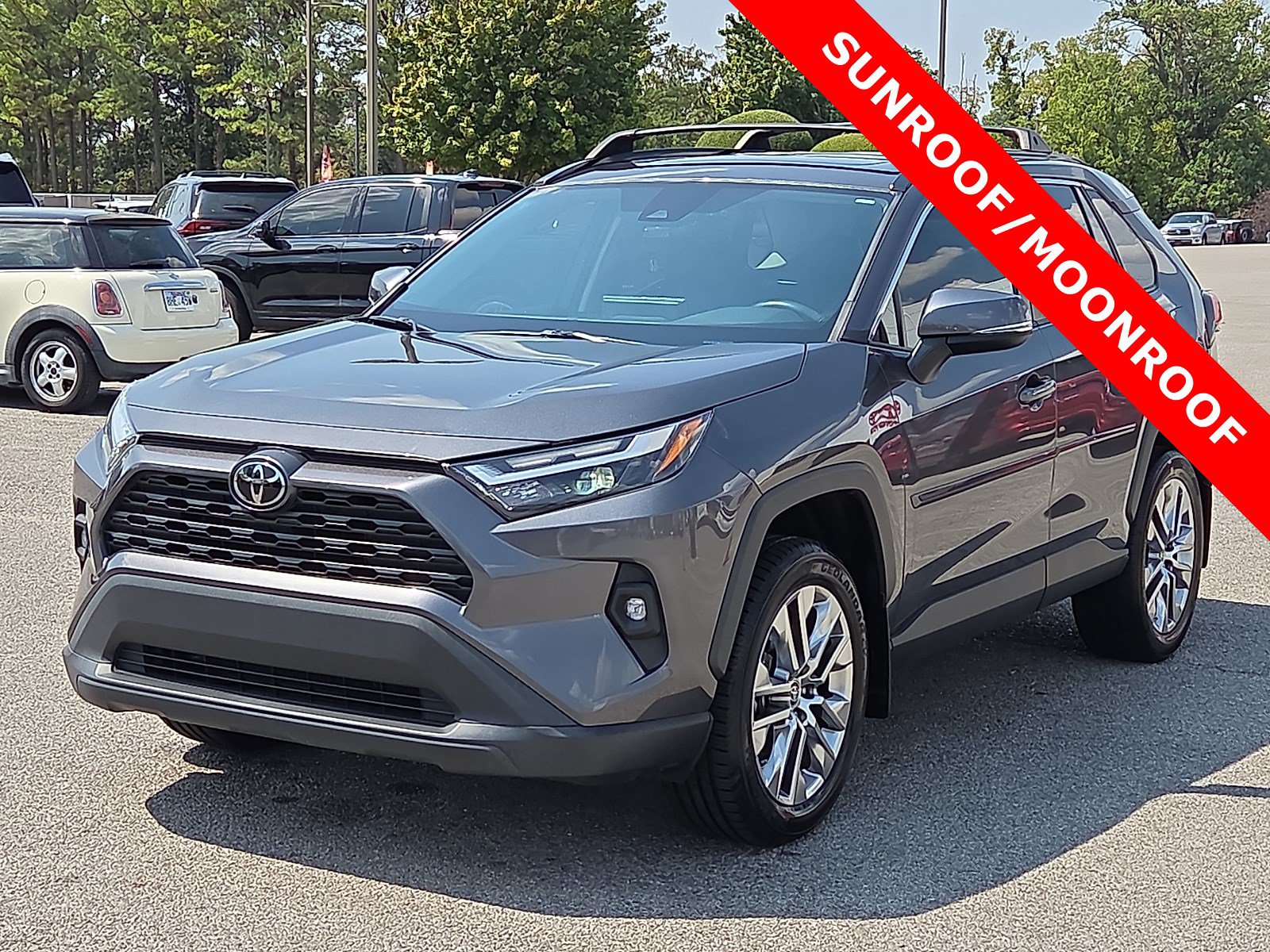 Used 2022 Toyota RAV4 XLE Premium FWD image 2